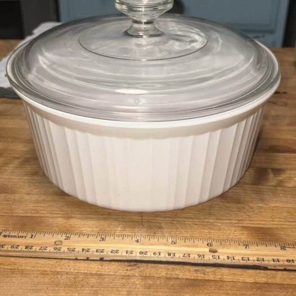Corning Ware French White F-1-B 2.5 Liter Casserole Dish with Lido